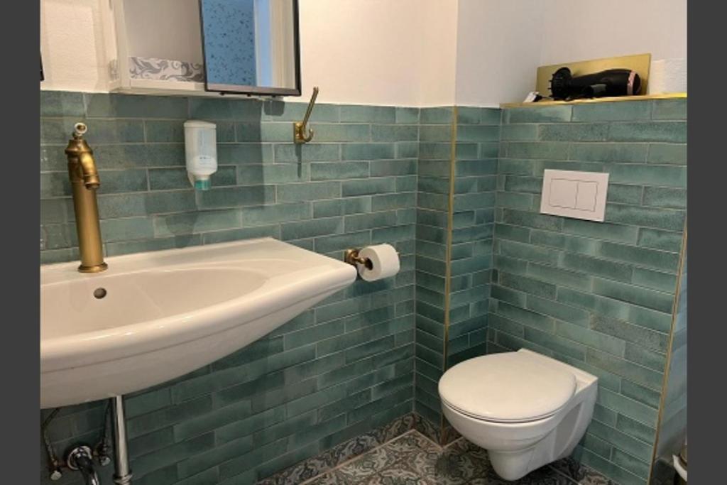 Studio-Apartment 29 Beim Saseler Markt Frisch Renoviert Hambourg Extérieur photo